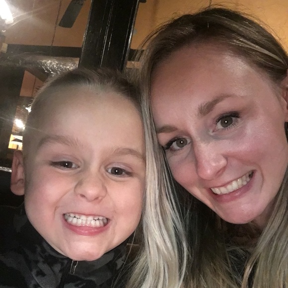 Meet your Posher, Robin - Picture 2 of 3